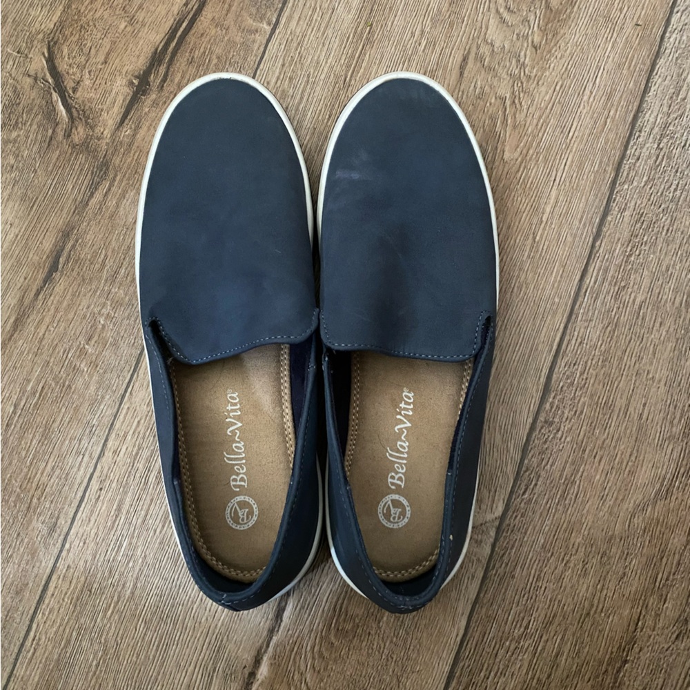 Navy blue Bella Vita slip ons